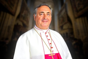 Arcybiskup Salvatore Pennacchio 